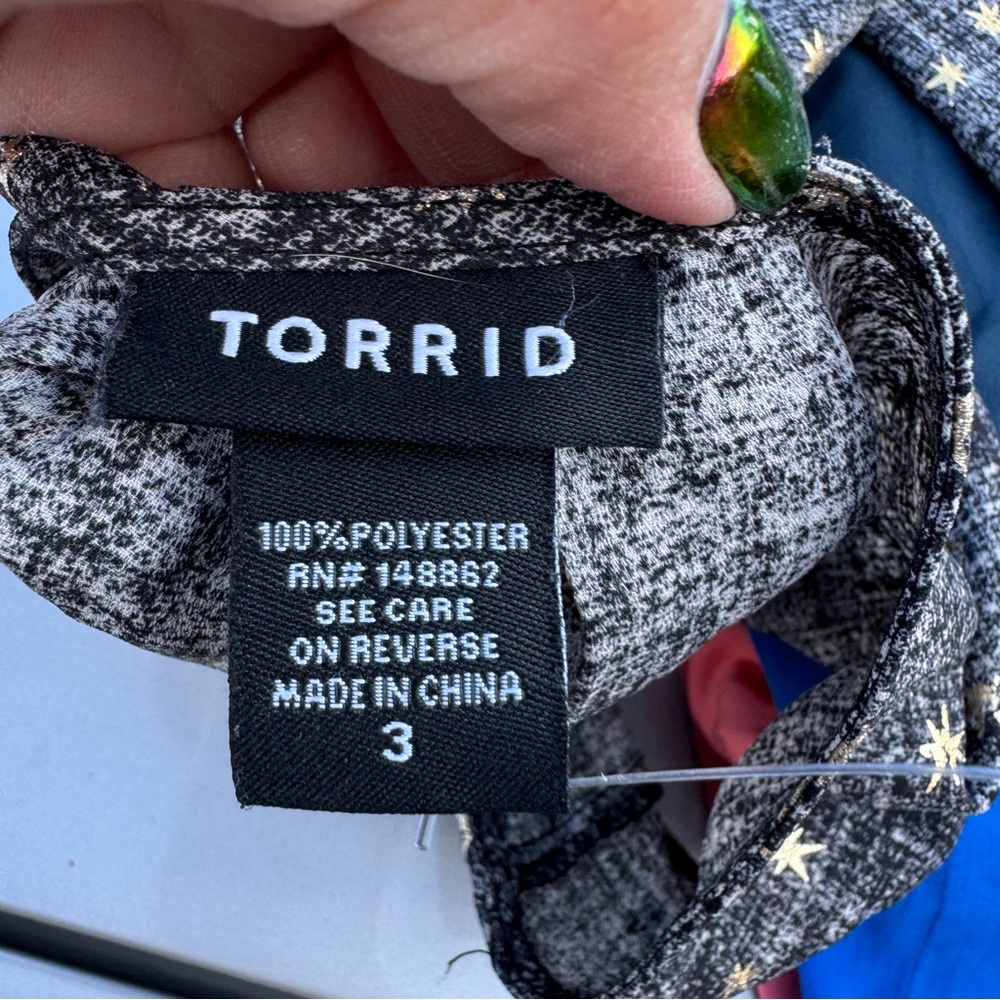 🌟 Torrid Top Size 3 🌟 - Picture 4 of 4